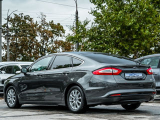 Ford Mondeo foto 2