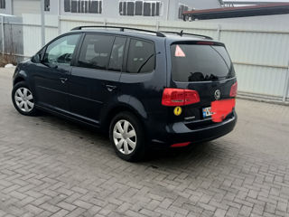 Volkswagen Touran foto 3