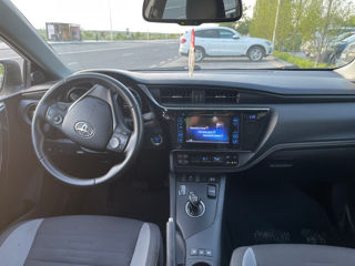 Toyota Auris foto 8