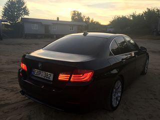 BMW 5 Series foto 4