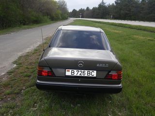 Mercedes Series (W124) foto 4