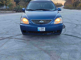 KIA Carens foto 1