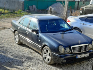 Mercedes E-Class foto 4