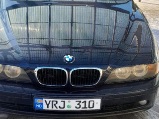 BMW 5 Series foto 1