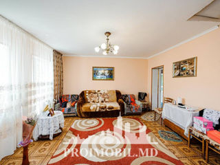 Spre vânzare casă 120 mp + 6 ari, în Dumbrava! foto 2