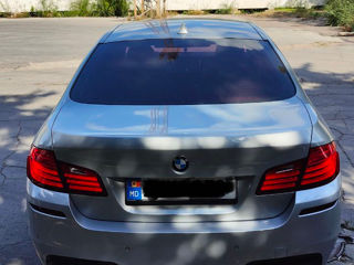 BMW 5 Series foto 3