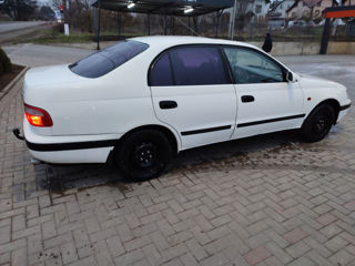 Toyota Carina foto 4