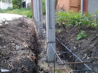 Gard din plite de beton. Забор из бетонных плит. foto 6