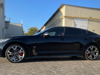 KIA Stinger foto 2