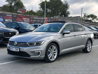 Volkswagen Passat foto 1