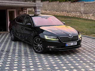 Skoda Superb foto 2