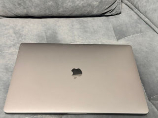 MacBook PRO 16 2019(i7;16Gb; 500Gb; Pro 5500M). Doar 650 euro foto 2