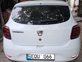 Dacia Sandero foto 2