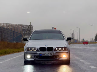 BMW 5 Series foto 3