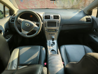 Toyota Avensis foto 4