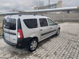 Dacia Logan foto 2