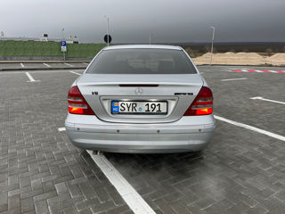 Mercedes C-Class foto 7