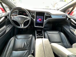 Tesla Model X foto 11