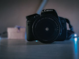 Canon 650D + подарок к ней
