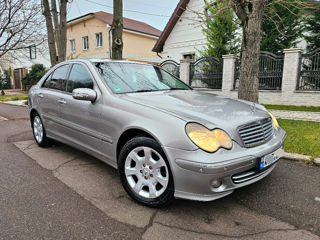 Mercedes C-Class foto 3