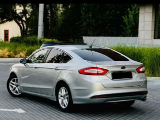 Ford Fusion foto 5