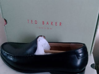 Ted Baker London Piele foto 4