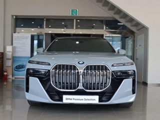 BMW 7 Series foto 3