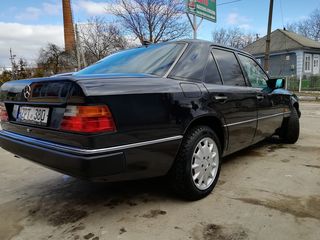 Mercedes Series (W124) foto 6