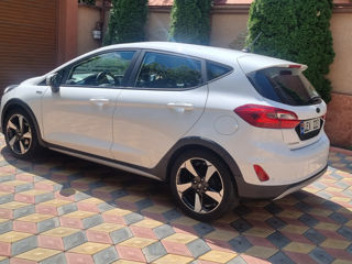 Ford Fiesta foto 4