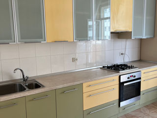 Apartament cu 4 camere, 165 m², Râșcani, Chișinău foto 2