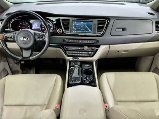 KIA Carnival foto 3