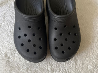 crocs