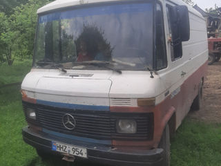 Mercedes 608d foto 2