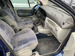 Renault Scenic foto 9