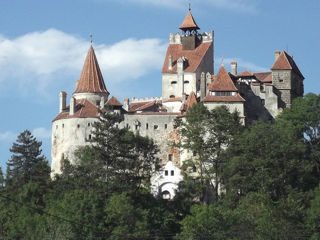 In fiece Weekend-Tur la Brasov+Castelul Bran+Peles-90 euro/1 pers, 1 zi