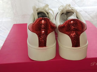 слипоны на шнурках, белые с красными вставками , размер 40 в коробке, новые foto 5