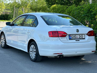 Volkswagen Jetta foto 4