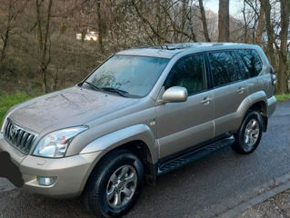 Toyota Land Cruiser Prado foto 2