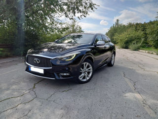 Infiniti Q30 foto 1