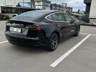 Tesla Model 3 foto 4