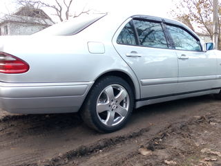 Mercedes E Class foto 4