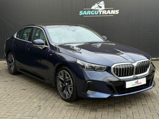 BMW 5 Series foto 3