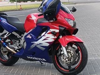 Honda CBR-600 F4 foto 1
