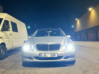 Mercedes E-Class foto 8