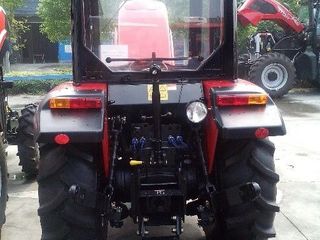 Колесный трактор YTO LX804F – полноприводный трактор для фруктовых садов и виноградников. foto 4