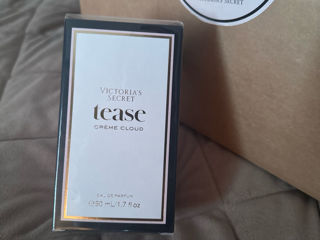 Vând parfum Victorias secret - Creme Cloud - 50ml
