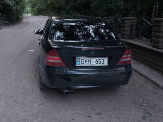 Mercedes C-Class foto 3