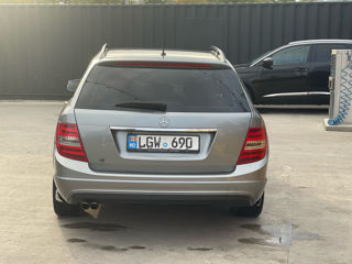 Mercedes C-Class foto 5