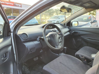 Toyota Yaris foto 7