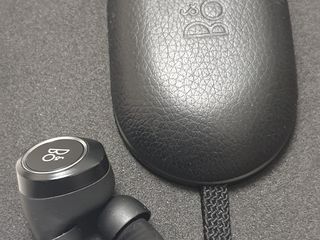 Hаушники беспроводные Bang & Olufsen BeoPlay E8 foto 5